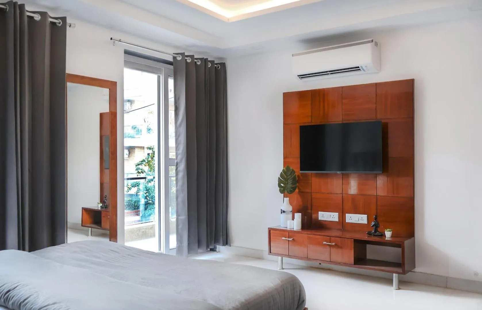 Housr 3 Bhk Apartment Sector 45 グルガウン