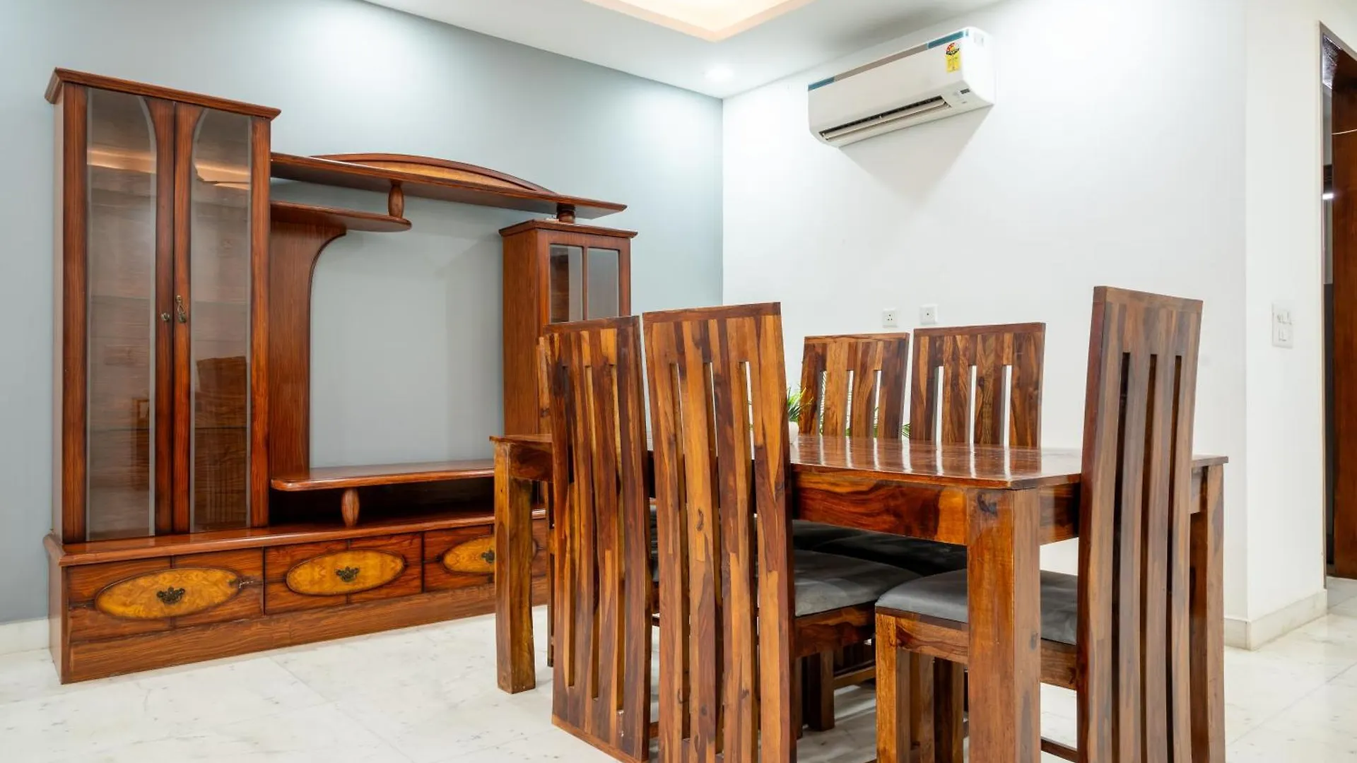 Housr 3 Bhk Apartment Sector 45 グルガウン インド