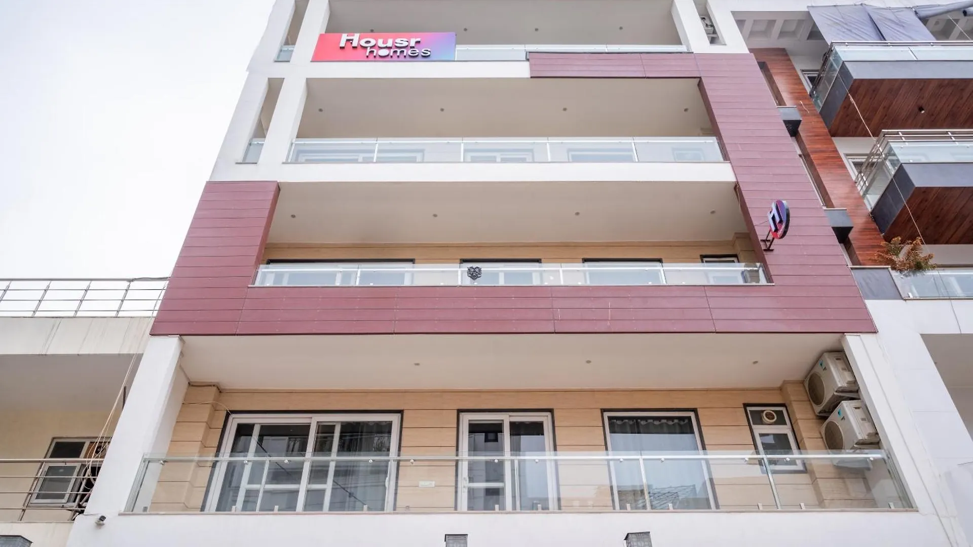 Housr 3 Bhk Apartment Sector 45 グルガウン