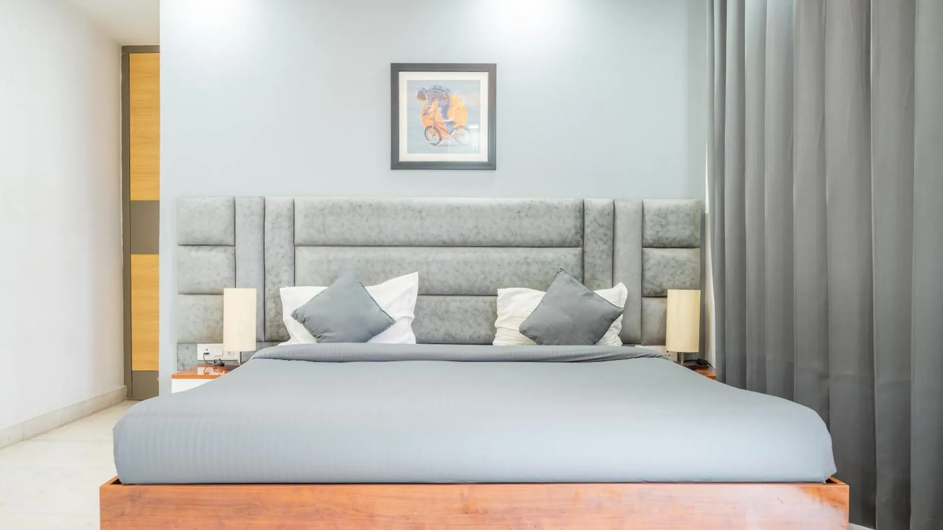 Housr 3 Bhk Apartment Sector 45 グルガウン 0*,